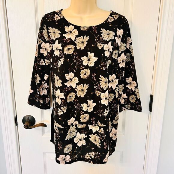 French Connection Black Floral Tunic Top! 🌸 - Picture 3 of 6